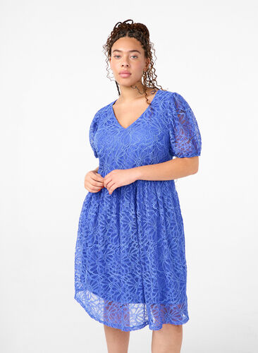 Zizzifashion Short-sleeved lace dress with v-neck, Dazzling Blue, Model image number 0