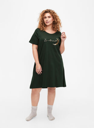 Zizzifashion Short-sleeved nightgown in organic cotton, Scarab Enthusiast, Model image number 2