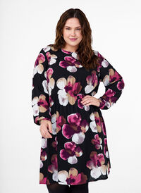 Viscose dress with print and long sleeves, Black Pink FlowerAOP, Model