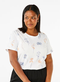 Organic cotton T-shirt with floral print, White W. Blue flower, Model
