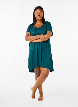 Zizzifashion Short-sleeved nightgown in organic cotton, Deep Teal Sleep, Model image number 2