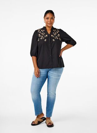 Zizzifashion Shirt blouse with embroidered flowers and 3/4 sleeves, Black W. Beige Emb. , Model image number 2