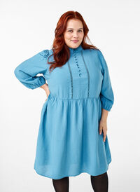 Knee-length dress with embroidery and 3/4 sleeves, Blue Heaven, Model
