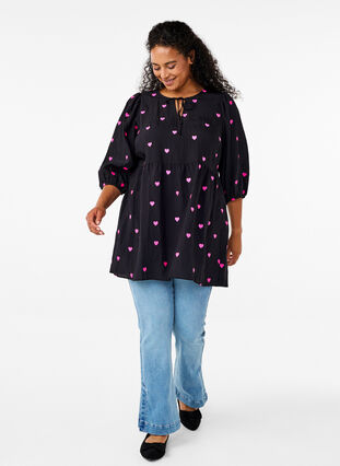 Zizzifashion Tunic with hearts and 3/4 sleeves, Black Emb. Heart, Model image number 2