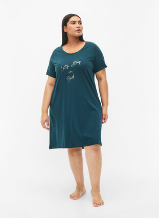 Zizzifashion Short-sleeved nightgown in organic cotton, Deep Teal Lets, Model image number 2