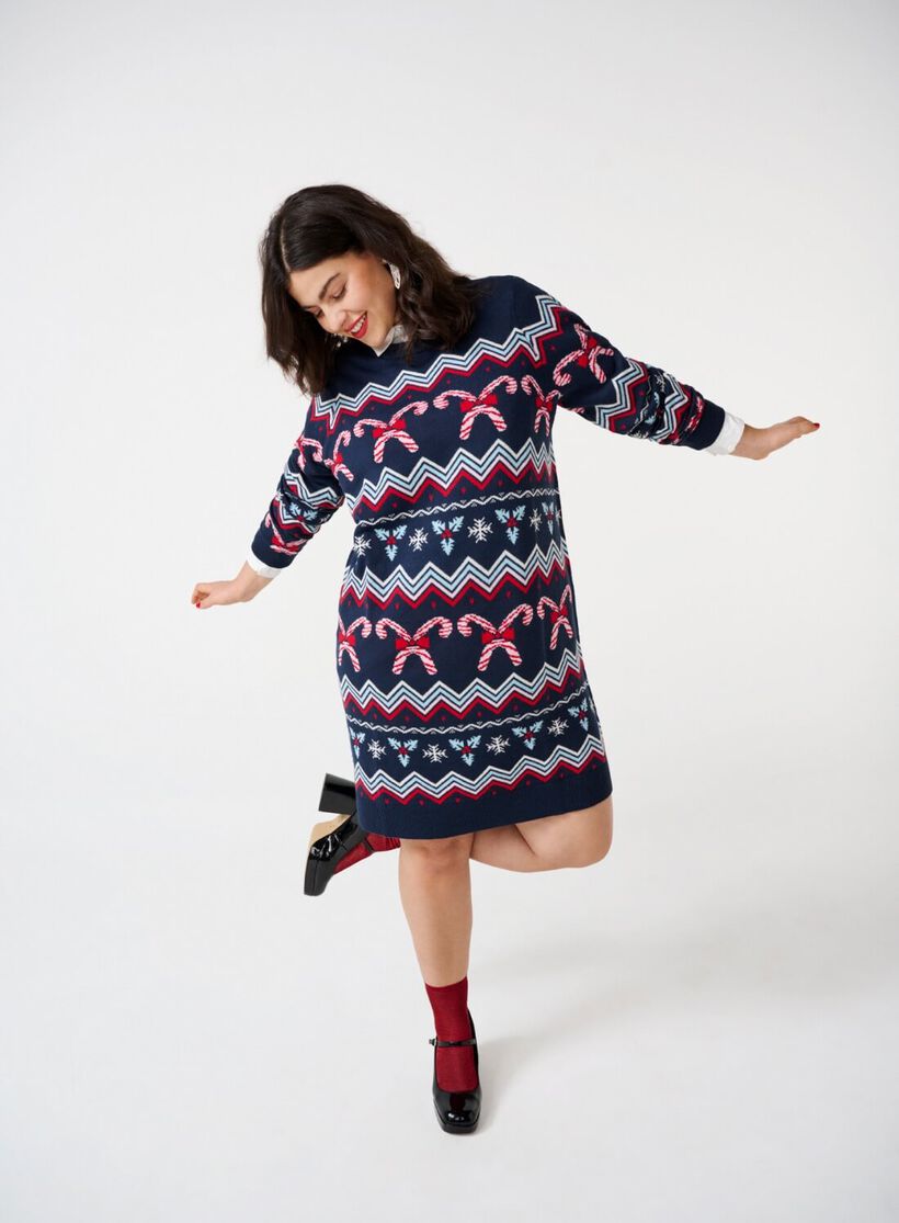 Long-sleeved knitted dress with Christmas motif, , Model