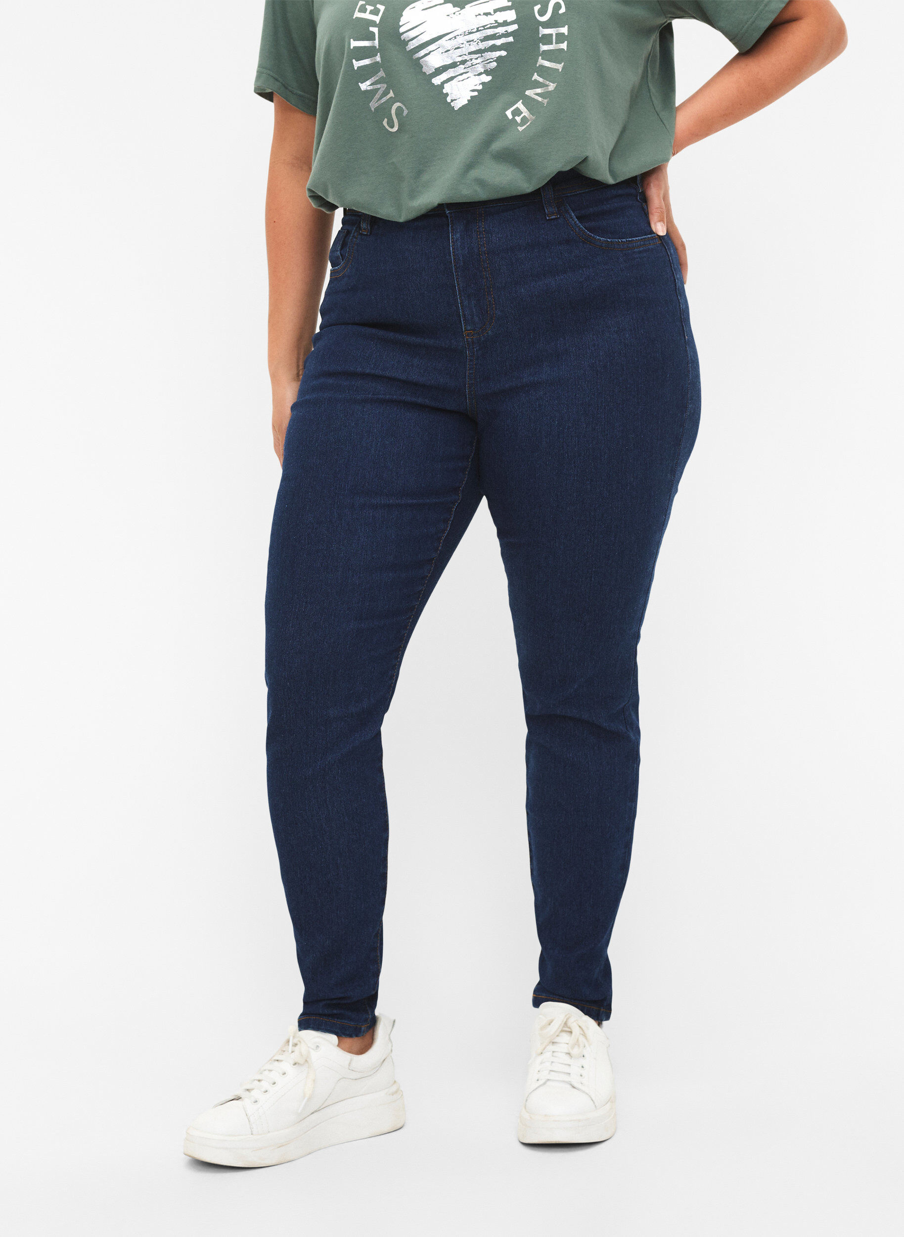 Buy U R YOU Plus Size Men's Slim Fit Full Length Black Jeans In Light Wash  | Shoppers Stop
