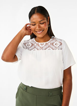 Zizzifashion Short-sleeved viscose blouse with lace detail, Bright White, Model image number 0