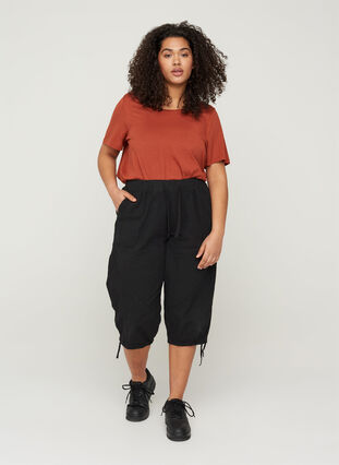 Zizzifashion Loose cropped trousers in cotton, Black, Model image number 0