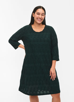 Zizzifashion FLASH - Dress with texture and 3/4 sleeves, Scarab, Model image number 0