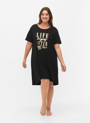 Zizzifashion Short-sleeved nightgown in organic cotton (GOTS), Black W. Life , Model image number 2