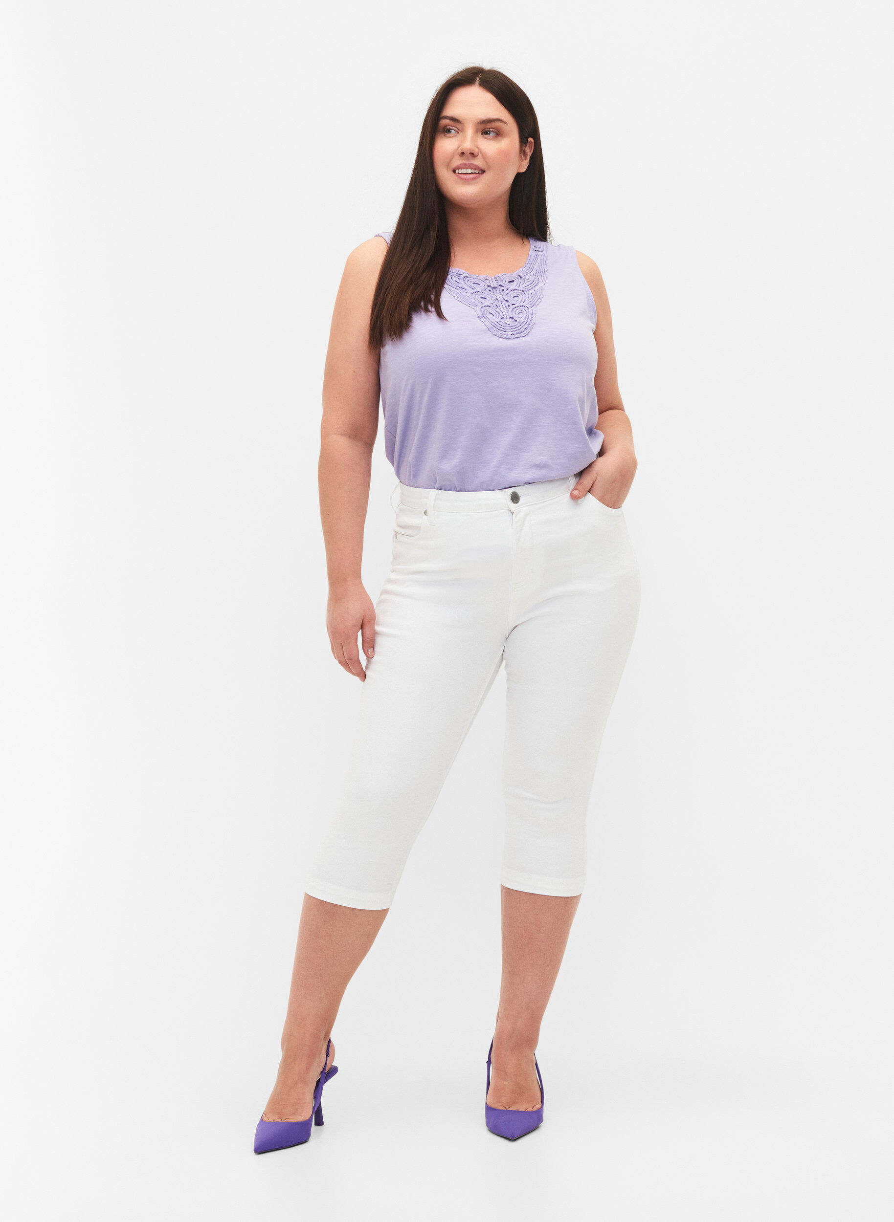 Plus size white cheap capri jeans