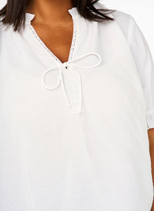 Zizzifashion Short-sleeved viscose blouse with ruffle details, Bright White, Model image number 2