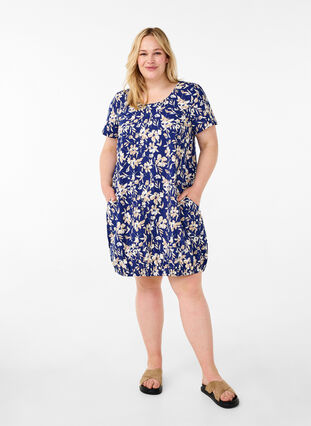 Zizzifashion Short-sleeved cotton dress with floral print, Blue W. Beige Flower, Model image number 2