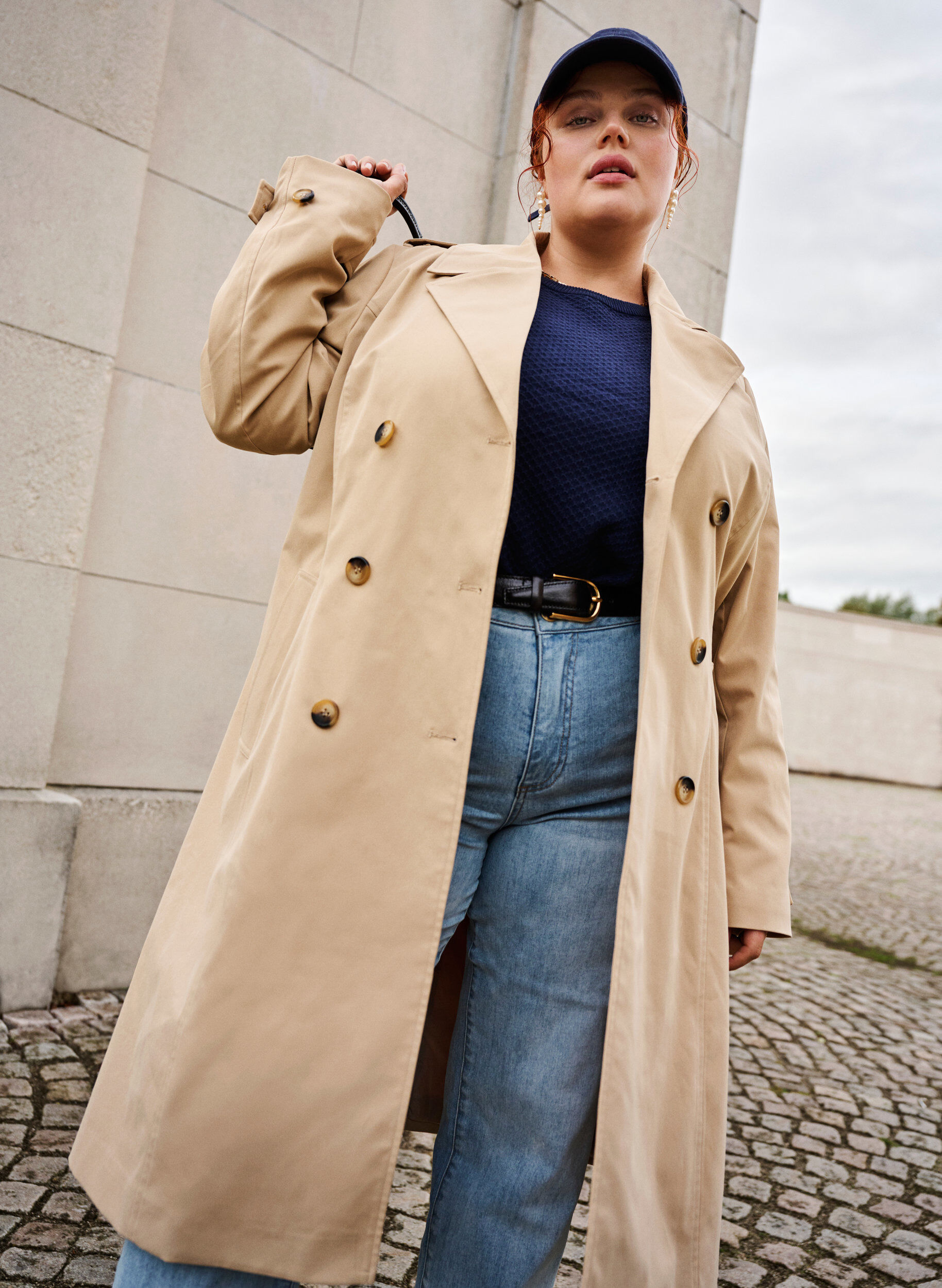 Trench coat with pockets and belt