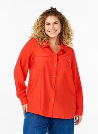 Shirt with collar and chest pockets, Flame Scarlet, Model