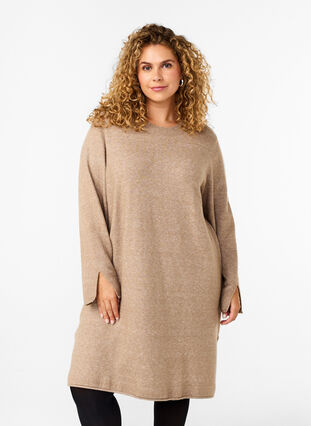 Zizzifashion Knitted dress with a round neck and slit, Desert Taupe Mel., Model image number 0