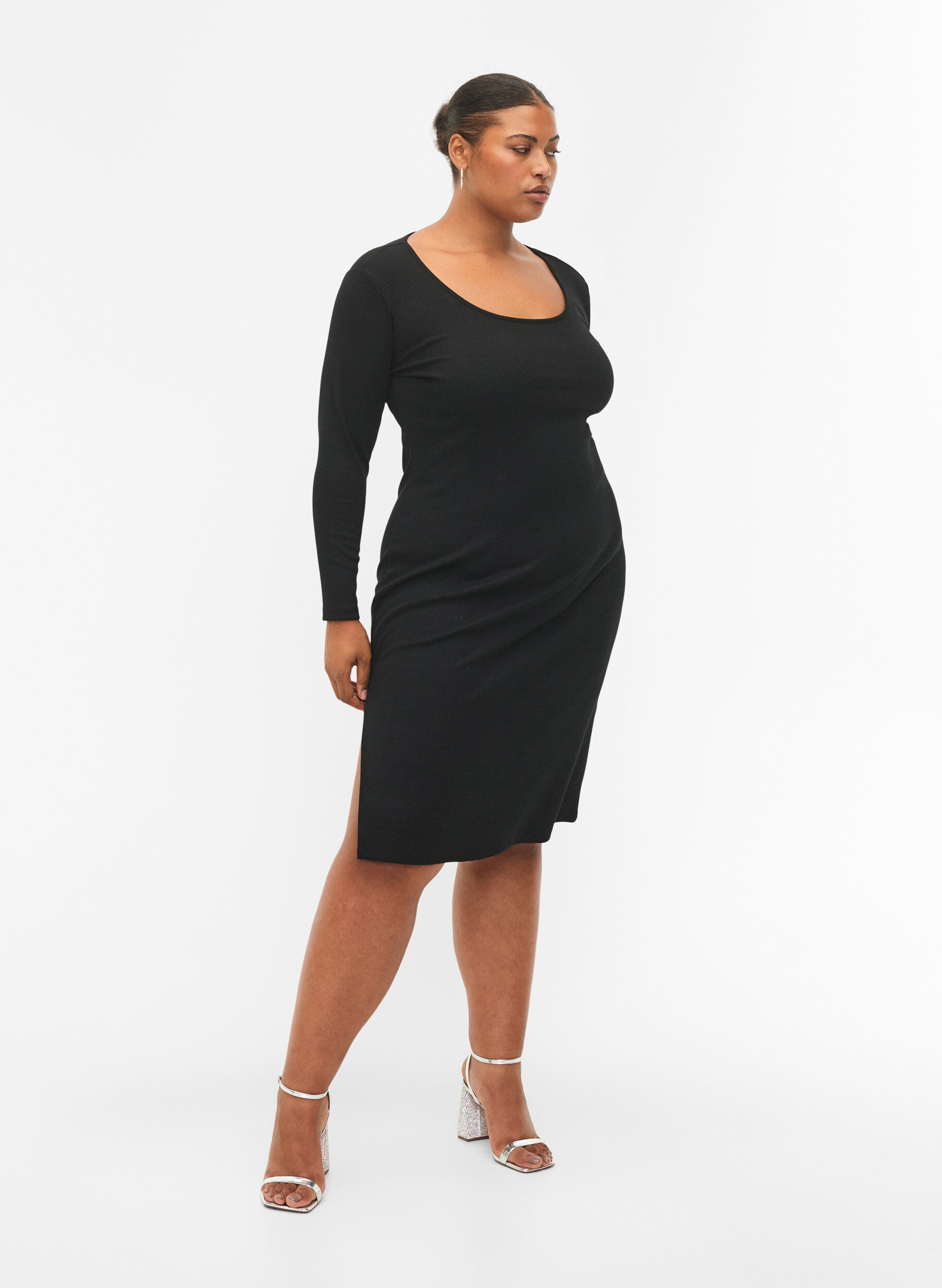 Tight black sale dress plus size