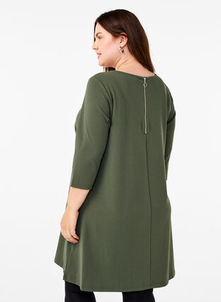 Zizzifashion FLASH - Short dress with an A-line shape and 3/4 sleeves, Thyme, Model image number 1