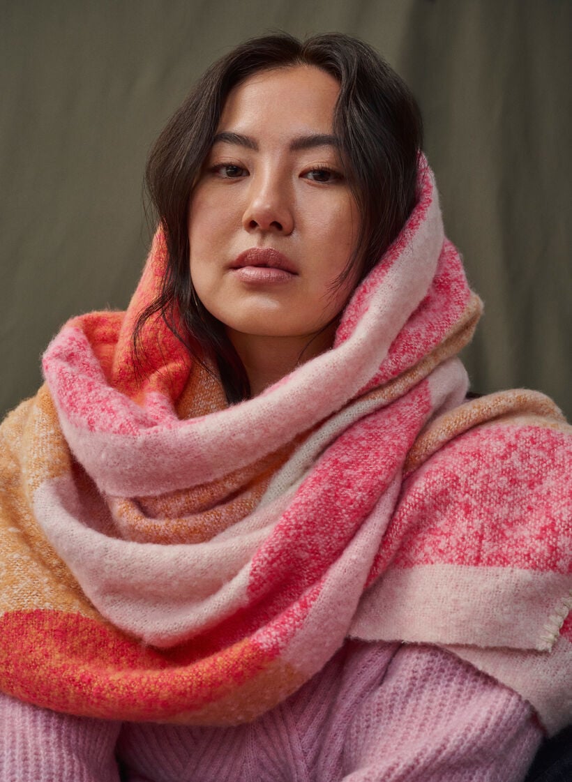 Coloured scarf, Azalea, Image