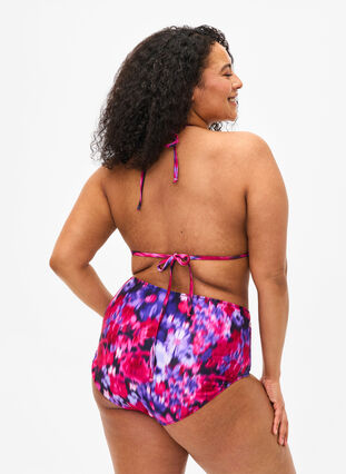 Zizzifashion Triangle bikini bra with print, Pink Flower AOP, Model image number 1
