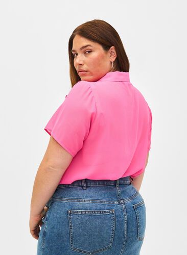 Zizzifashion Short sleeve shirt blouse with ruffles, Pink Power, Model image number 1