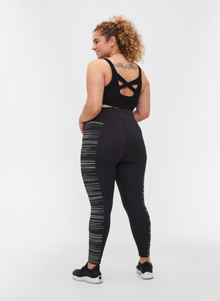 Cropped gym leggings with reflective print - Black - Sz. 42-60 -  Zizzifashion