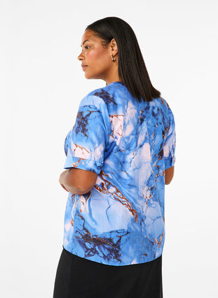 Zizzifashion Viscose blouse with marble print and short sleeves, Palace Blue AOP, Model image number 1