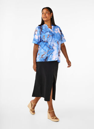 Zizzifashion Viscose blouse with marble print and short sleeves, Palace Blue AOP, Model image number 2