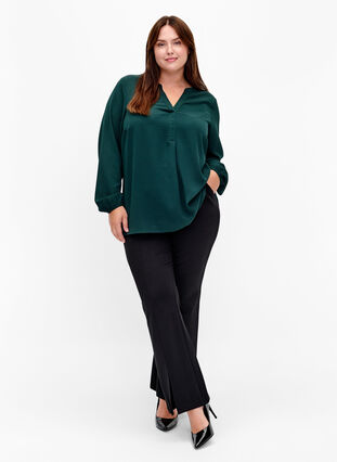 Zizzifashion Plain colour top with v-neck, Scarab, Model image number 2