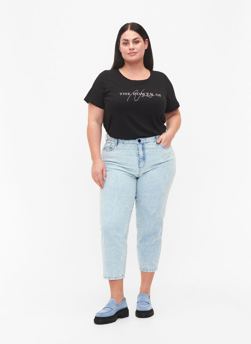 Cropped Mille mom jeans with print - Light Blue - Sz. 42-60 - Zizzifashion