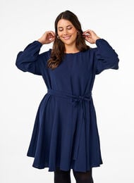 Long-sleeved dress with a tie belt, Navy Blazer, Model