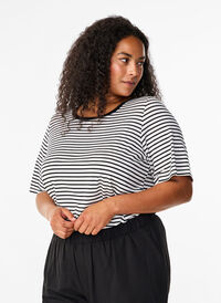 Striped T-shirt in lyocell with round neck, B White Black St, Model