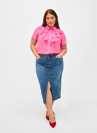 Zizzifashion Short sleeve shirt blouse with ruffles, Pink Power, Model image number 2