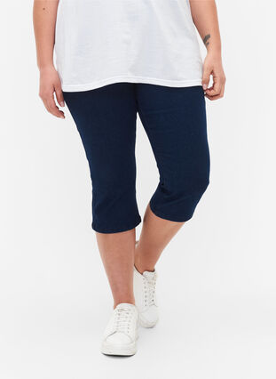 Zizzifashion FLASH - High waisted denim capri trousers with slim fit, Blue denim, Model image number 2