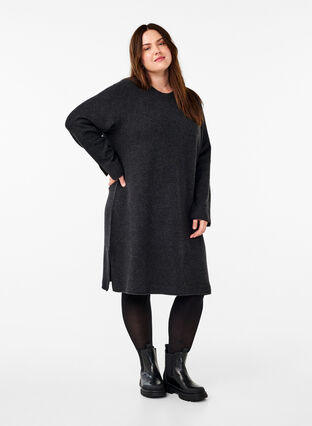 Zizzifashion Knitted dress with a round neck and slit, Dark Grey Melange, Model image number 2