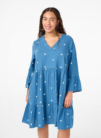 Soft cotton dress with embroidered flowers, Blue Horizon Daisy, Model
