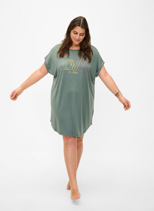 Zizzifashion Short sleeve nightgown with text print, Balsam Green Love, Model image number 2