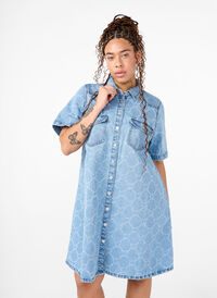 Denim dress with destroy pattern and short sleeves, Blue Denim, Model