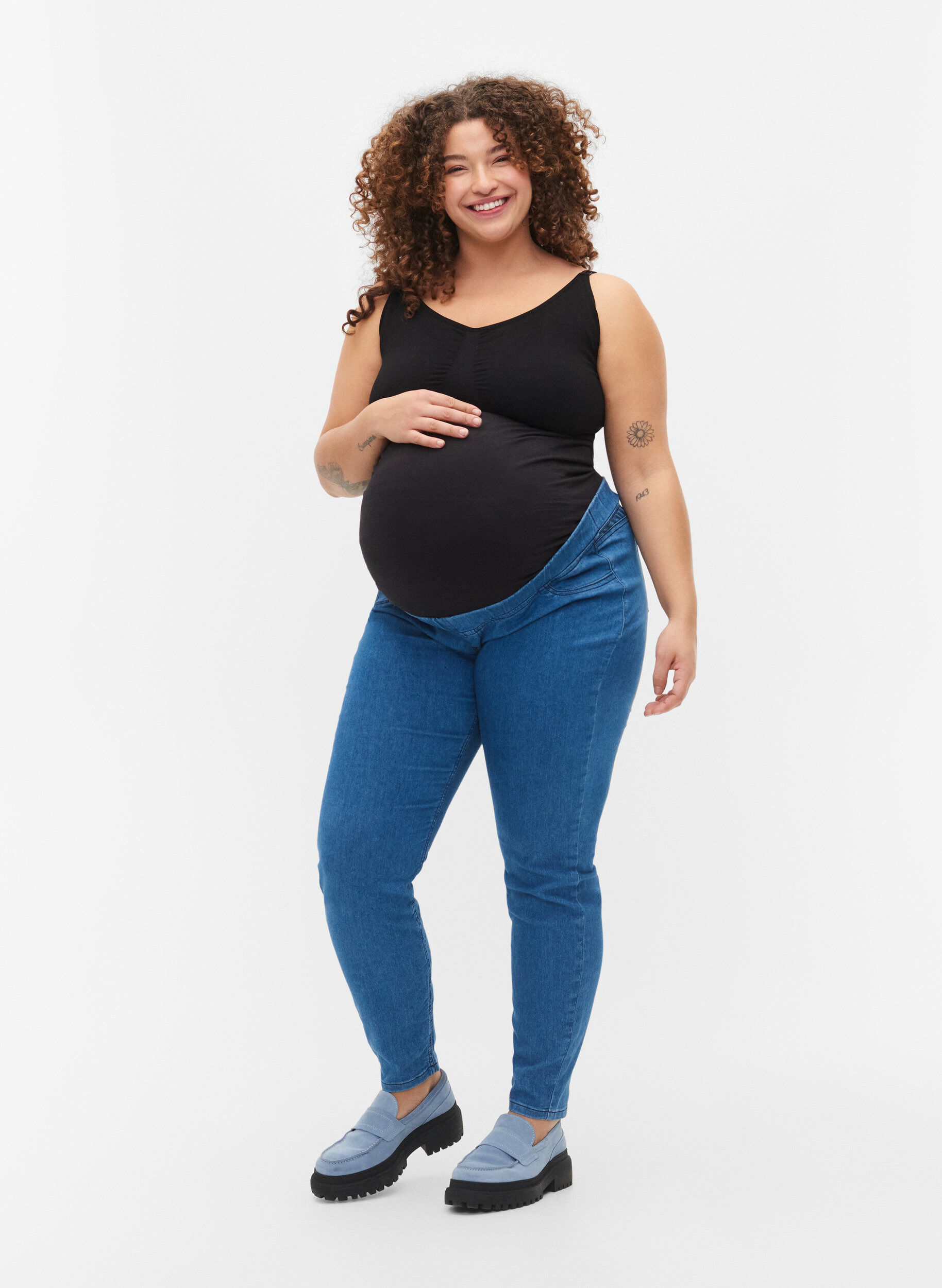 Liz‎ Lange Maternity Denim Jegging size Medium | Maternity denim, Denim  jeggings, Liz lange