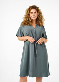 Short sleeve dress with tie waist, Balsam Green, Model