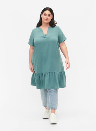 Zizzifashion Short-sleeved viscose dress with v-neckline, Sea Pine, Model image number 2