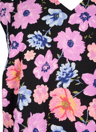 Zizzifashion Floral top with v-neck, Black Big Flower AOP, Packshot image number 2