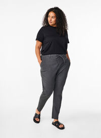 Cropped Maddison trousers, Dark Grey Melange, Model