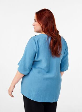 Zizzifashion Viscose blouse with v-neck and embroidery detail, Blue Heaven, Model image number 1