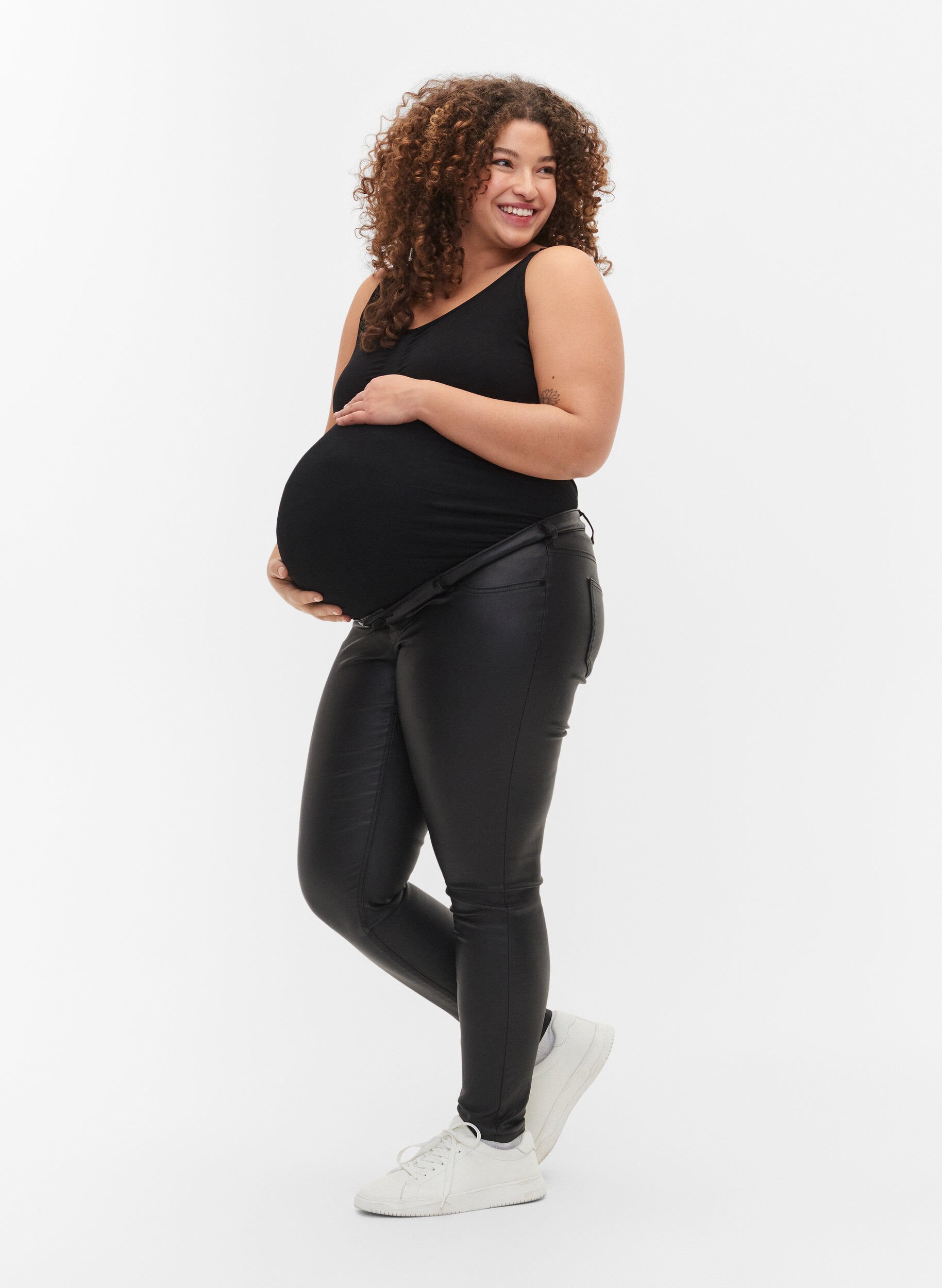 Plus Size Maternity Jeans stone washed order online | Mamarella