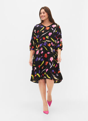 Zizzifashion Dress in viscose with print and 3/4 sleeves, Faded Tulip AOP, Model image number 2