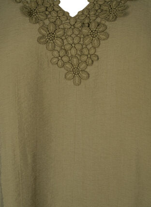 Zizzifashion Viscose blouse with v-neck and embroidery detail, Winter Moss, Packshot image number 2