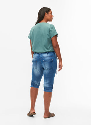 Zizzifashion Slim fit capri jeans with pockets, Light blue denim, Model image number 2