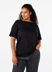 T-shirt in wool and viscose, Black, Model